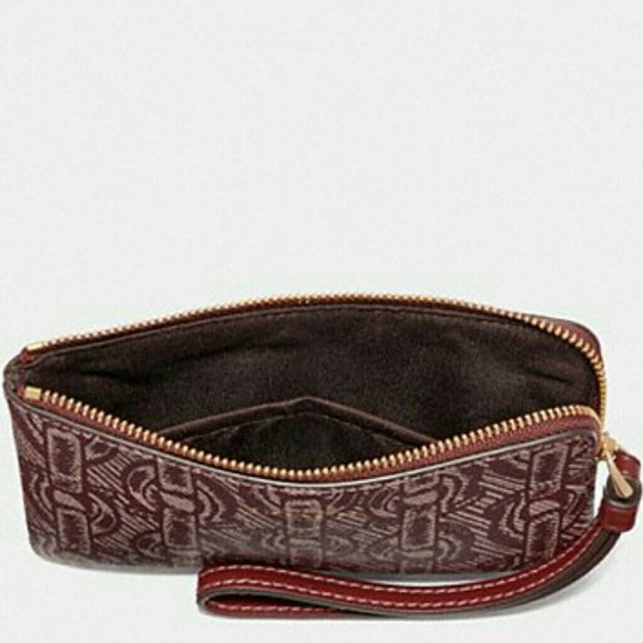 ✅ NEW WITH TAGS❗️COACH CORNER ZIP WRISTLET ✅  - Picture 2 of 9